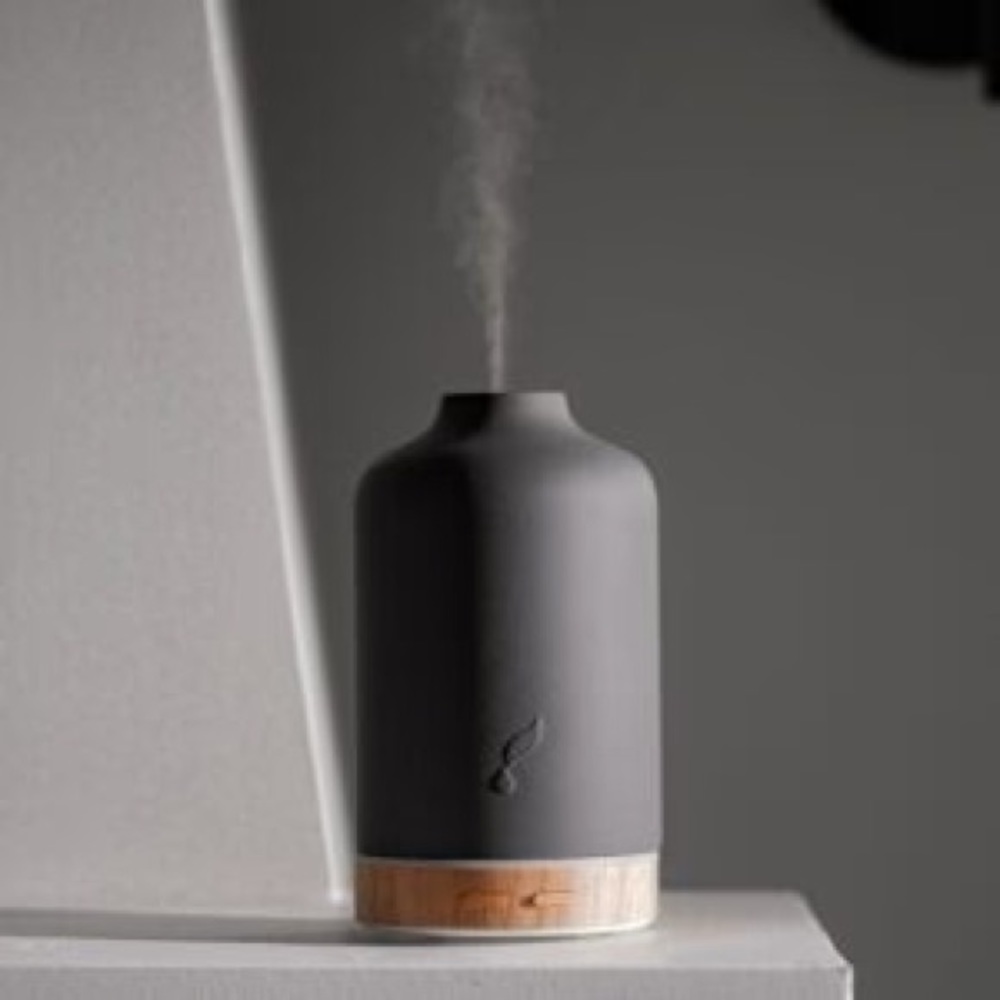 Young Living Ember Diffuser - New In Box - Picture 5 of 5